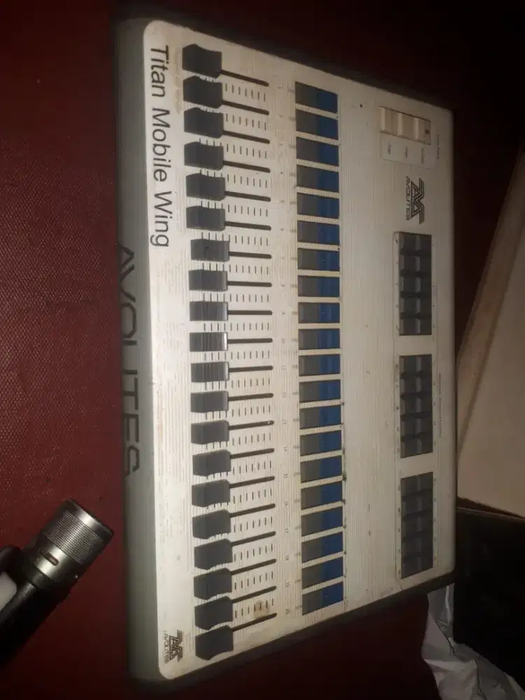 Avolite Titan mobile wings