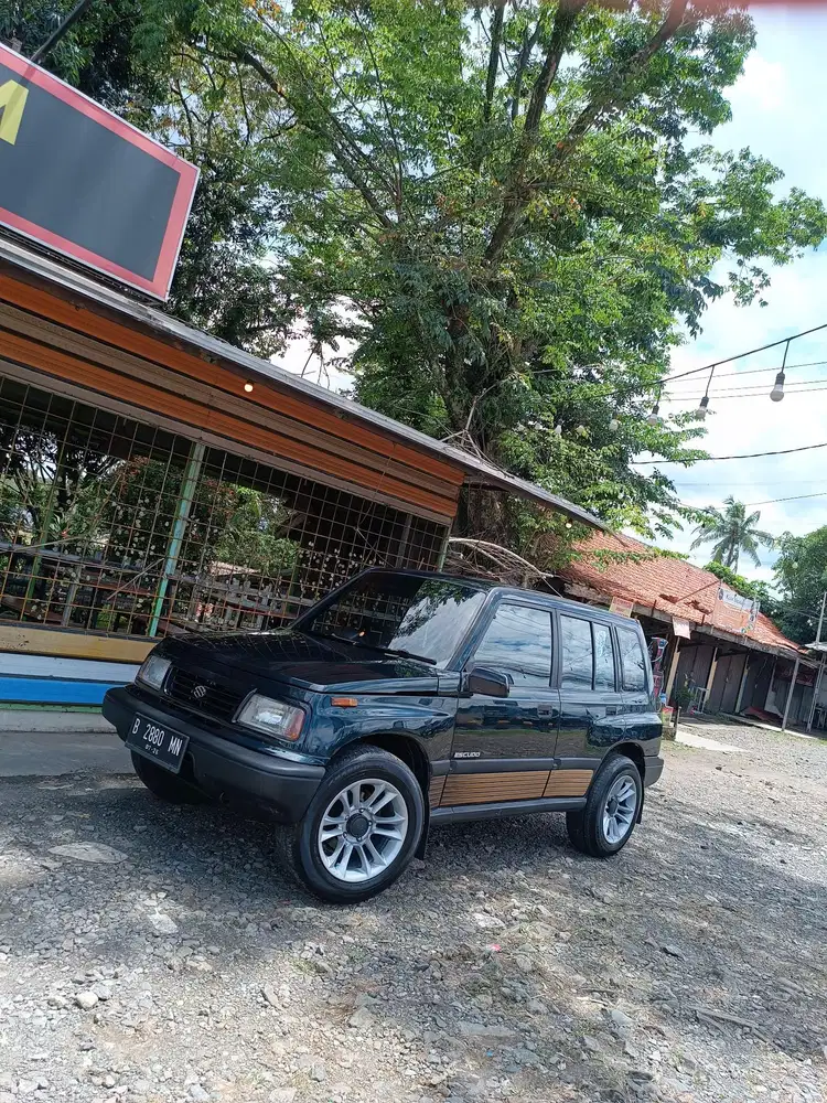Suzuki Escudo jlx tgn 1 original terawat bagus modif sahara