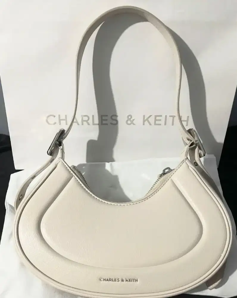 dijual tas charles & keith petra curved shoulder bag