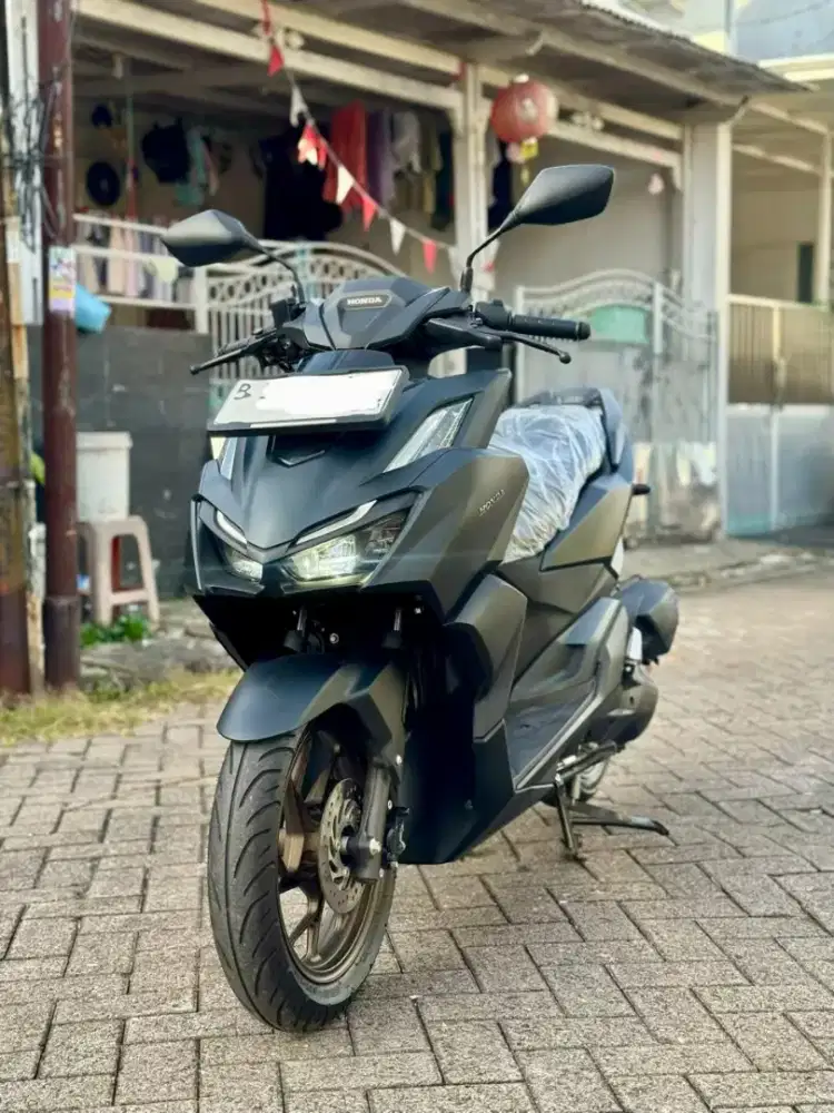 Honda Vario 160 cc warna hitam