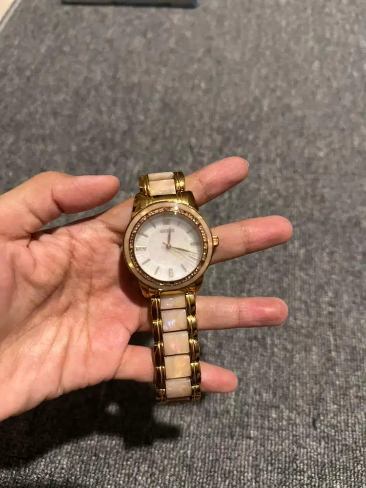 Jam Tangan Wanita Guess Original