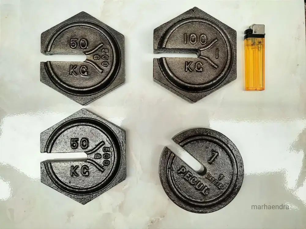 Bandul timbangan antik era kolonial