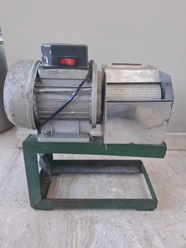 Parut kelapa elektrik