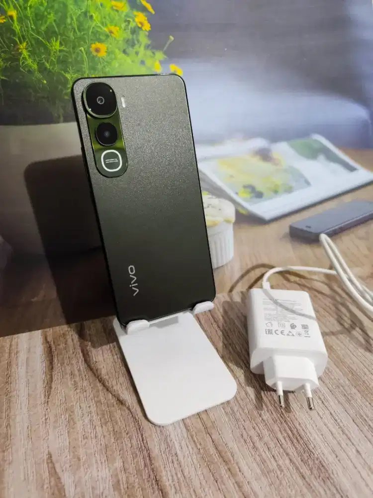 Vivo Y400 4G Ram 8/256 HP dan charger