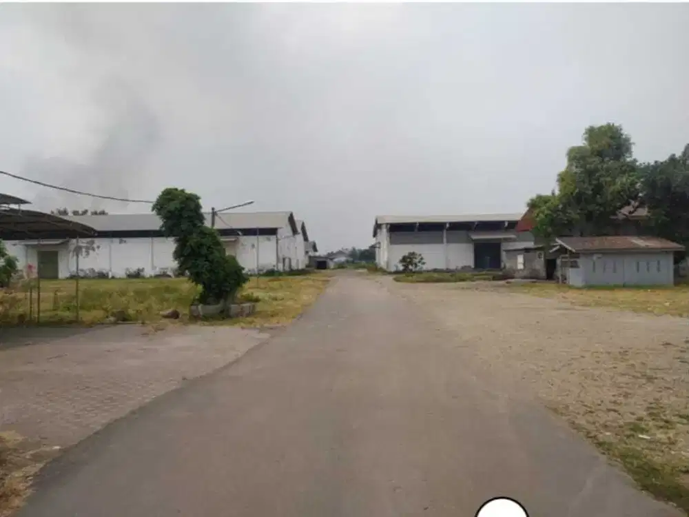 Jual murah  pabrik  + gudang di Peterongan  Jombang 300 ke jalan raya propinsi