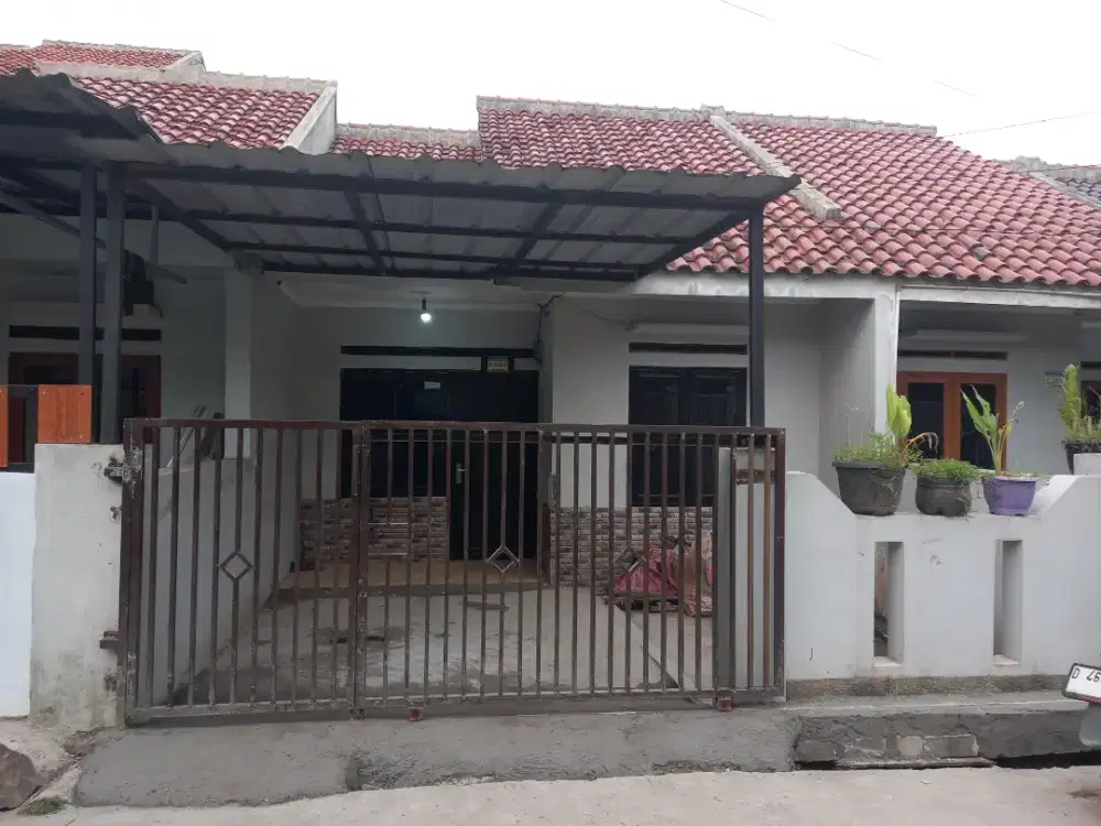 DIJUAL RUMAH LOKASI STRATEGIS DI JALAN UTAMA.