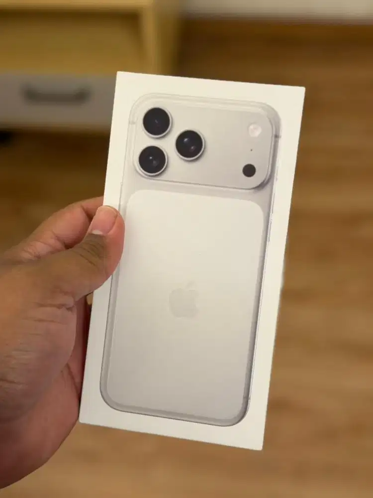 Iphone 17 promax Silver 256 Ibox