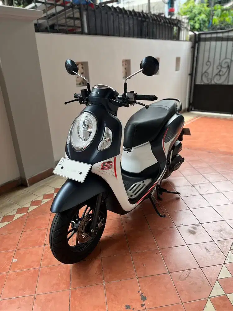 B-DKI LOW KM! HONDA SCOOPY SPORTY CBS ISS TAHUN 2024 SIAP PAKAI!