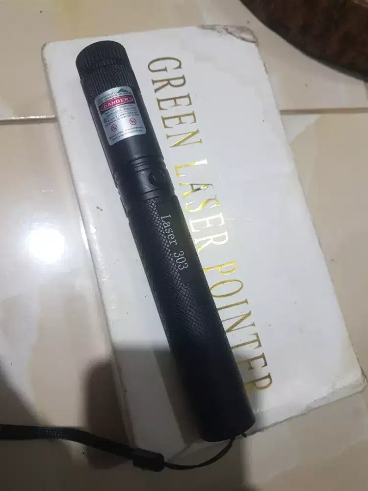green laser pointer charge