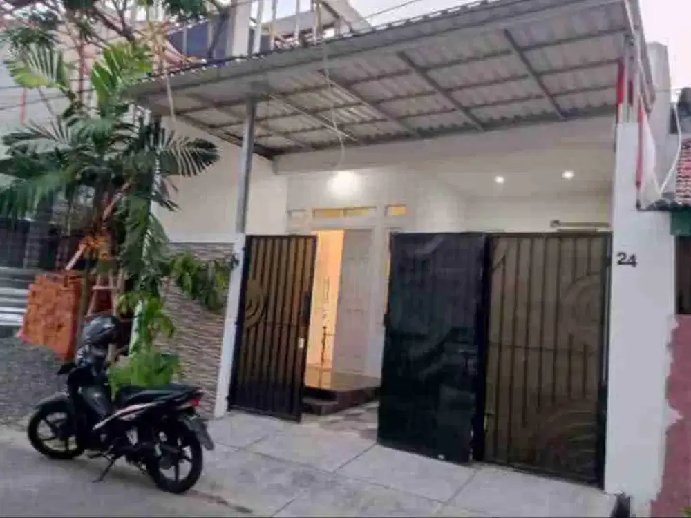RUMAH RAWAMANGUN KOLAM RENANG