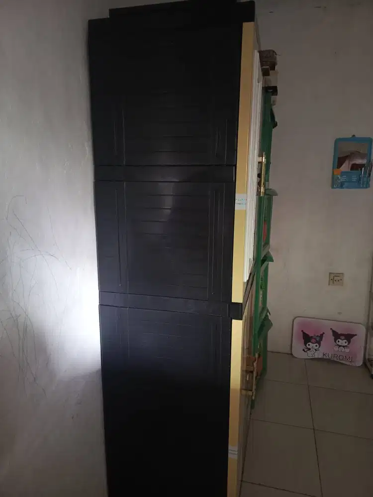 Lemari plastik merk naiba