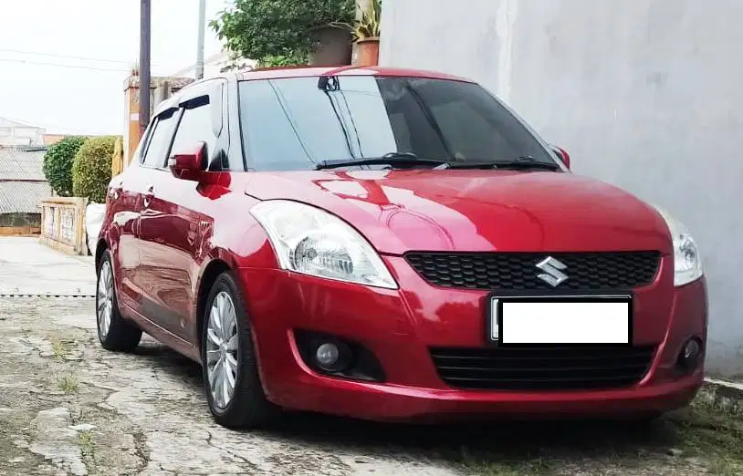 Dijual Swift 1.4 GX tahun 2016 MT Warna Merah Mulus Kinclong