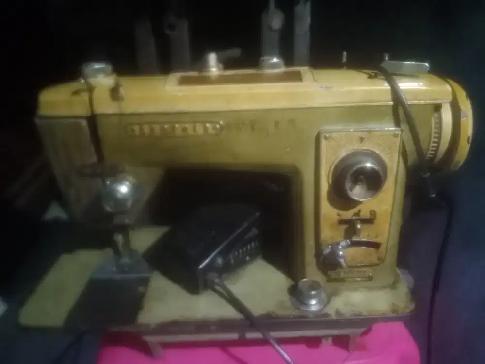 Mesin jahit portable jadul Brother