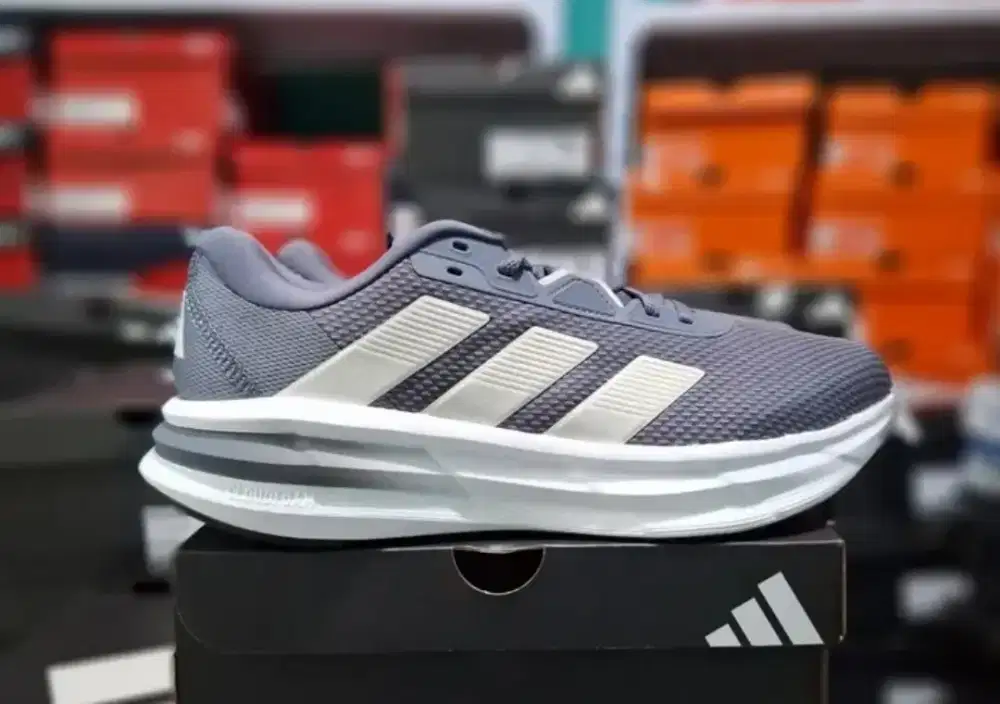 Sepatu hitam Adidas galaxy 7 size 42 murah