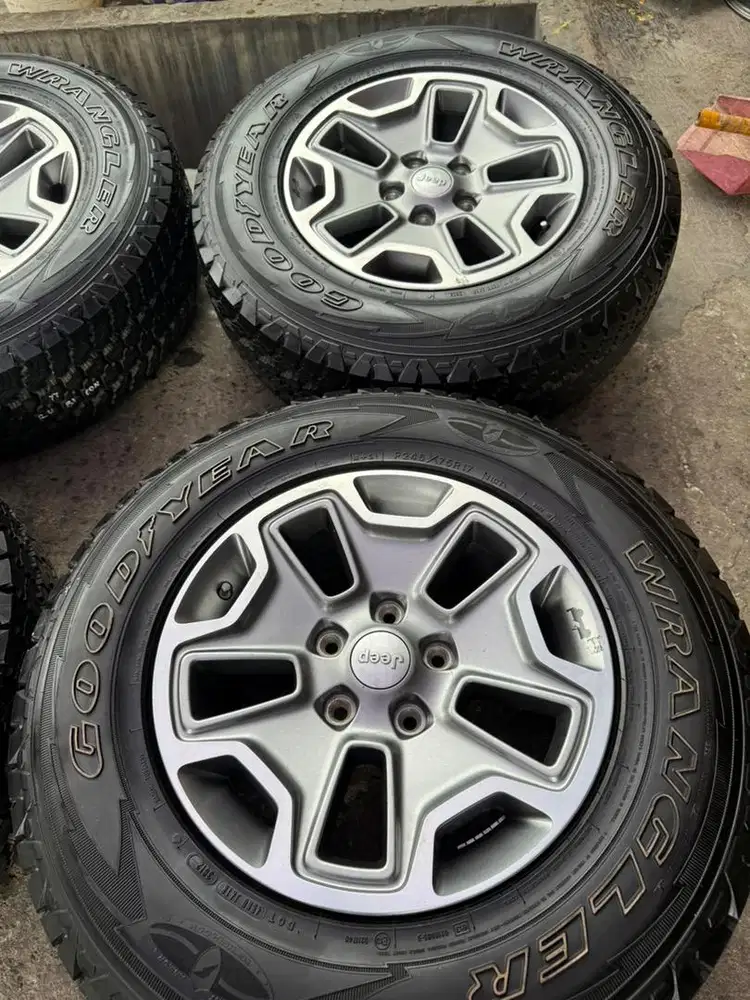 Velg Jeep Rubicon R.17 ori