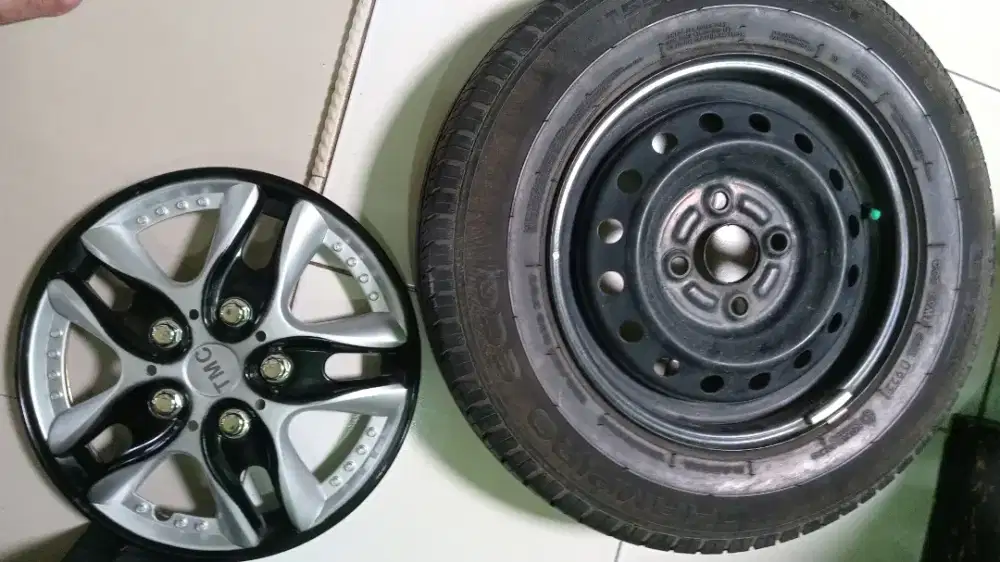 JUAL VLEK DAN BAN R.13 BEKAS MOBIL AYLA