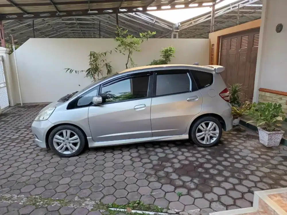 Dijual Honda jazz tahun 2011