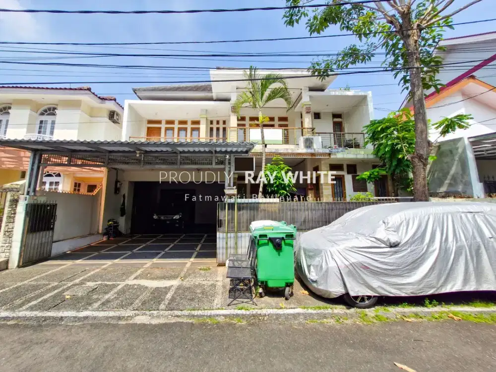 Rumah mewah di Komplek Keuangan Cilandak Barat Jakarta Selatan
