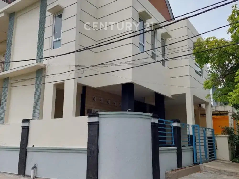 Rumah Hoek 9 Kamar Siap Huni Dalam Komplek Di Kelapa Gading