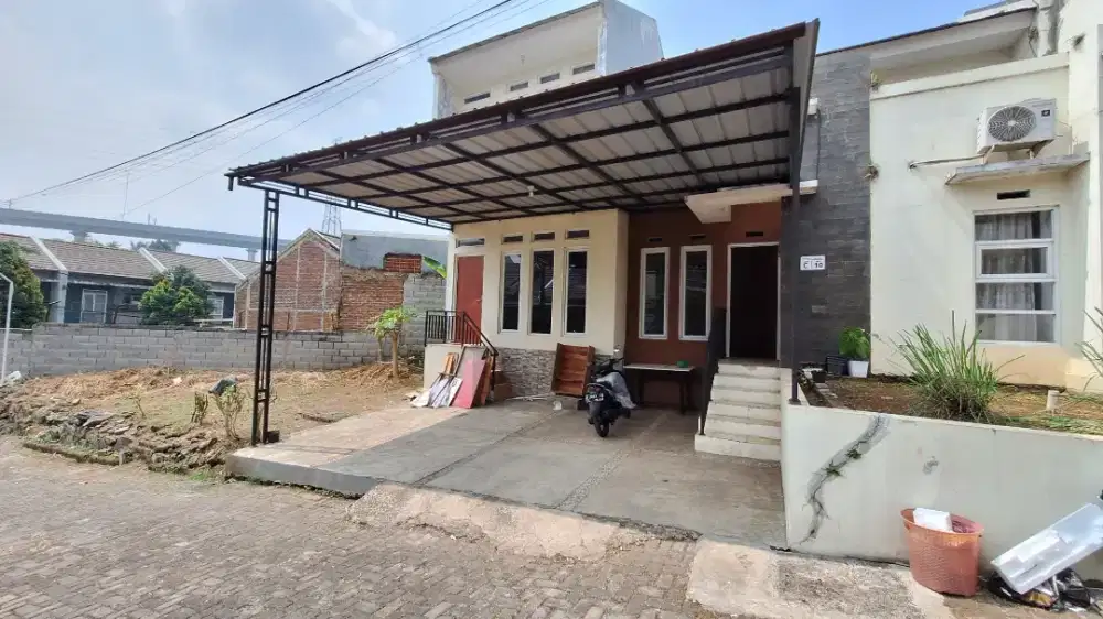 Disewakan rumah 2 lantai