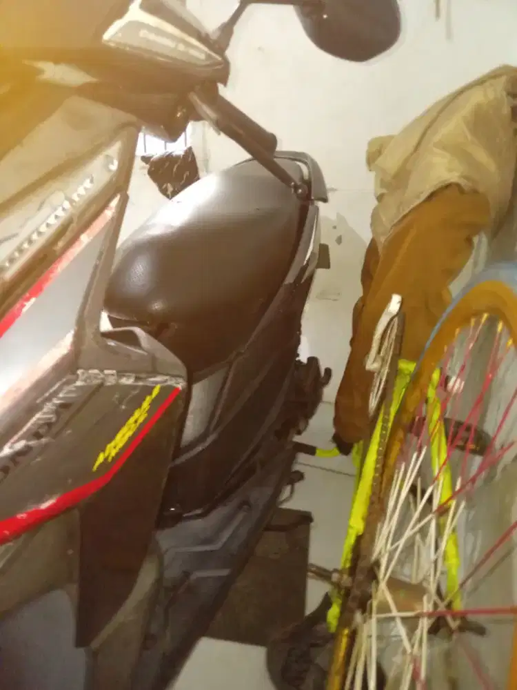 Dijual vario tekno th 2010 ss komlit pajak baru telat 6 bln mesin ok