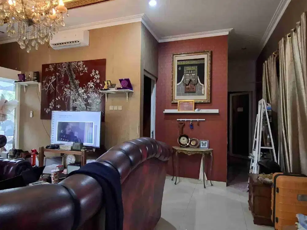 DIJUAL RUMAH HOEK 2 LANTAI SIAP HUNI & TURUN HARGA DI CLUSTER BARU!