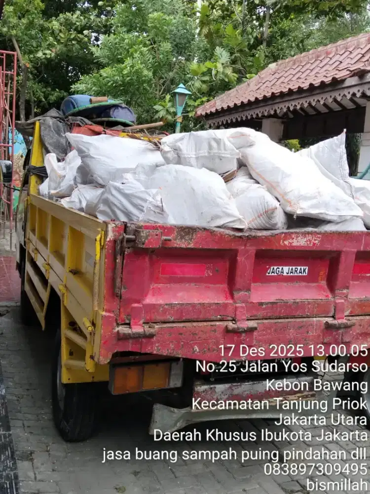 Jasa buang puing dan tanah