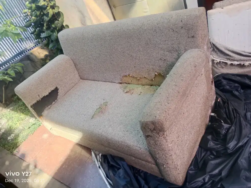 Sofa kondisi apa adanya 50%