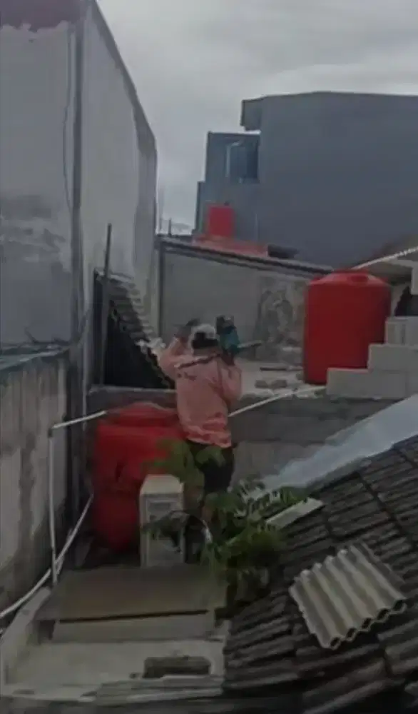 Tukang perbaikan atap yg bocor .talang air