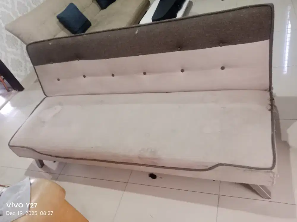 Sofa lipat bisa jadi ranjang