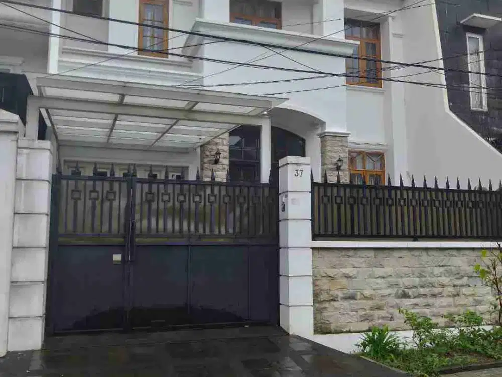 rumah mewah bangunan kokoh kamar besar besar di kavling dki meruya utara jakarta barat