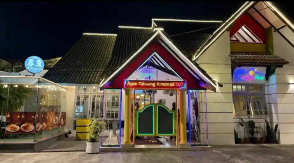 WAITERS, BAR DAN KITCHEN