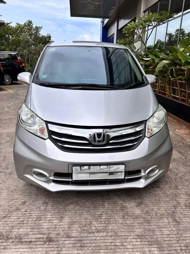 Honda Freed 1.5 S Bensin AT