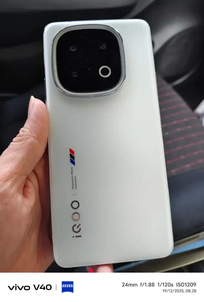 JUAL VIVO IQOO 13 RAM 12/256 GB LEGEND GARANSI RESMI LIKE NEW FULLSET