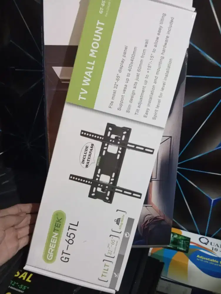 Tv nya di pasang bracket