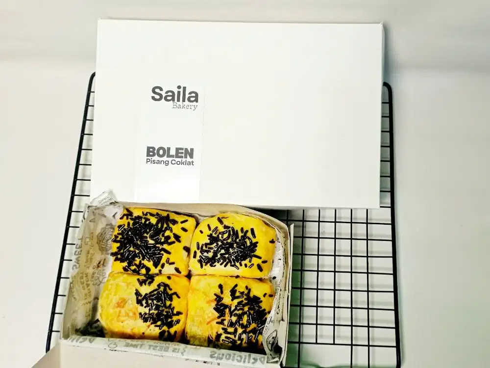 Bolen Pisang Coklat Keju Saila Bakery Wanna Pie Pas Buat Acara Special