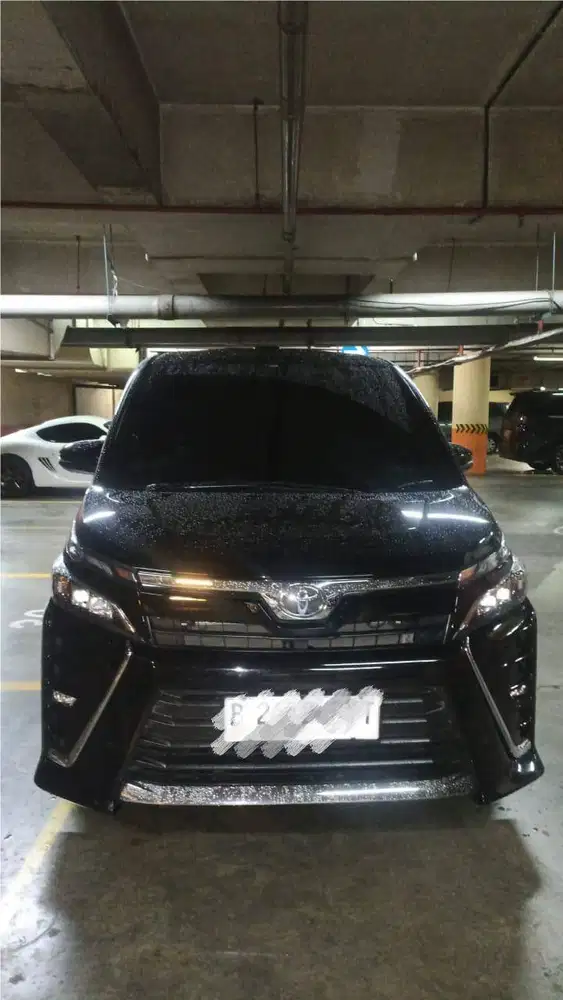 Toyota Voxy 2.0 AT 2019