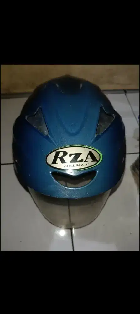 Dijual Borongan Helm Bogo Retro dan Helm Half Face RZA siap pakai.
