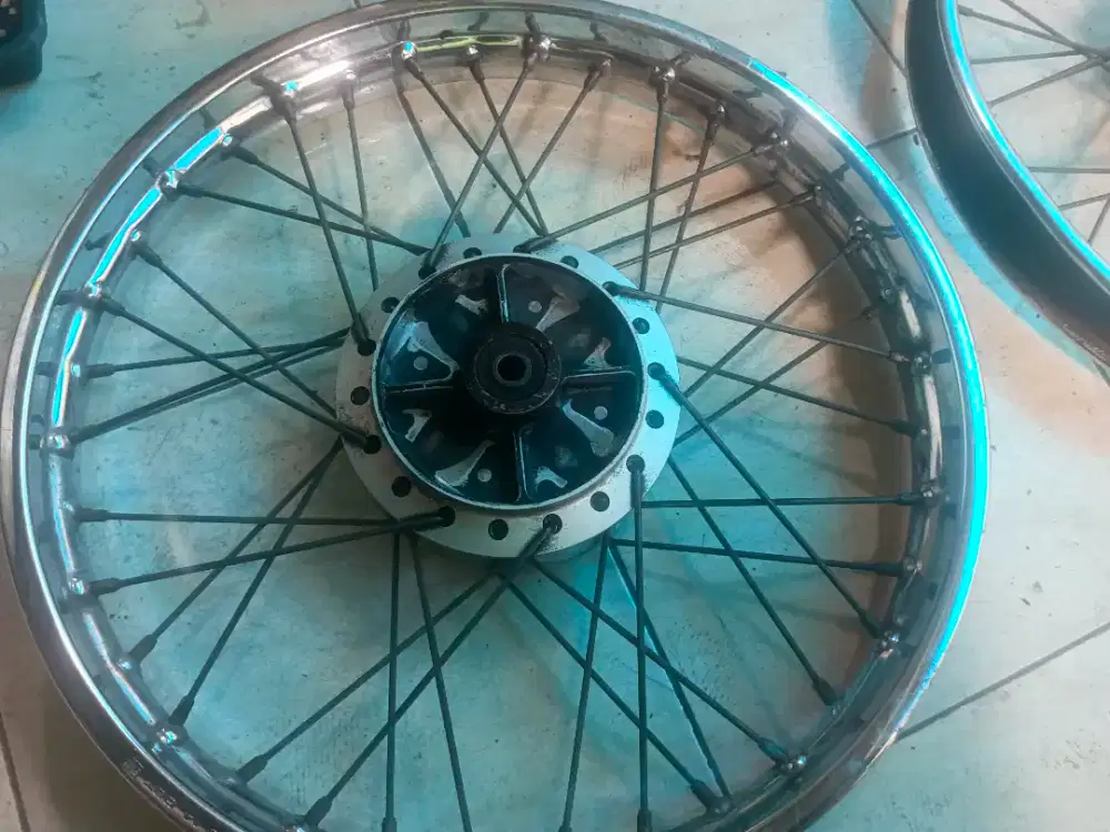 Velg jari-jari Honda Revo