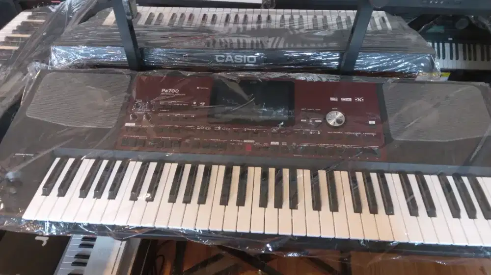 KEYBOARD KORG PA700