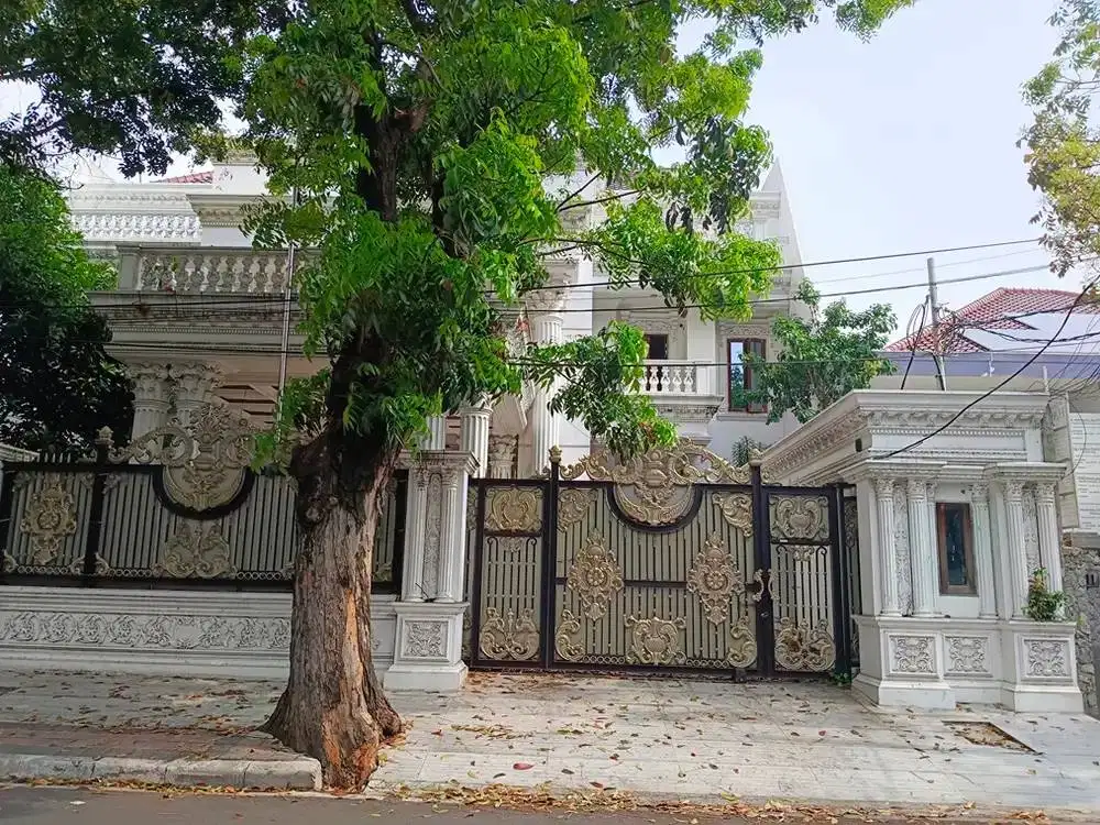 *RUMAH MEWAH EKSKLUSIF di jantung JAKARTA PUSAT*