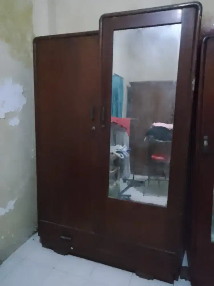 Dijual 2 Lemari kayu jati 1 pintu dan 2 pintu