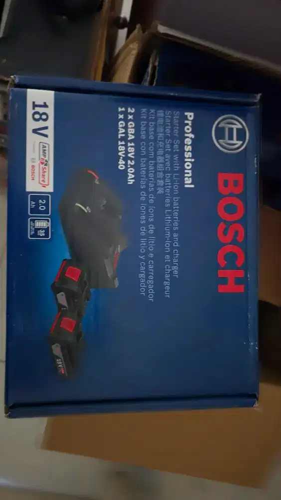 Djual charger dan 2 batre bosch 18 v