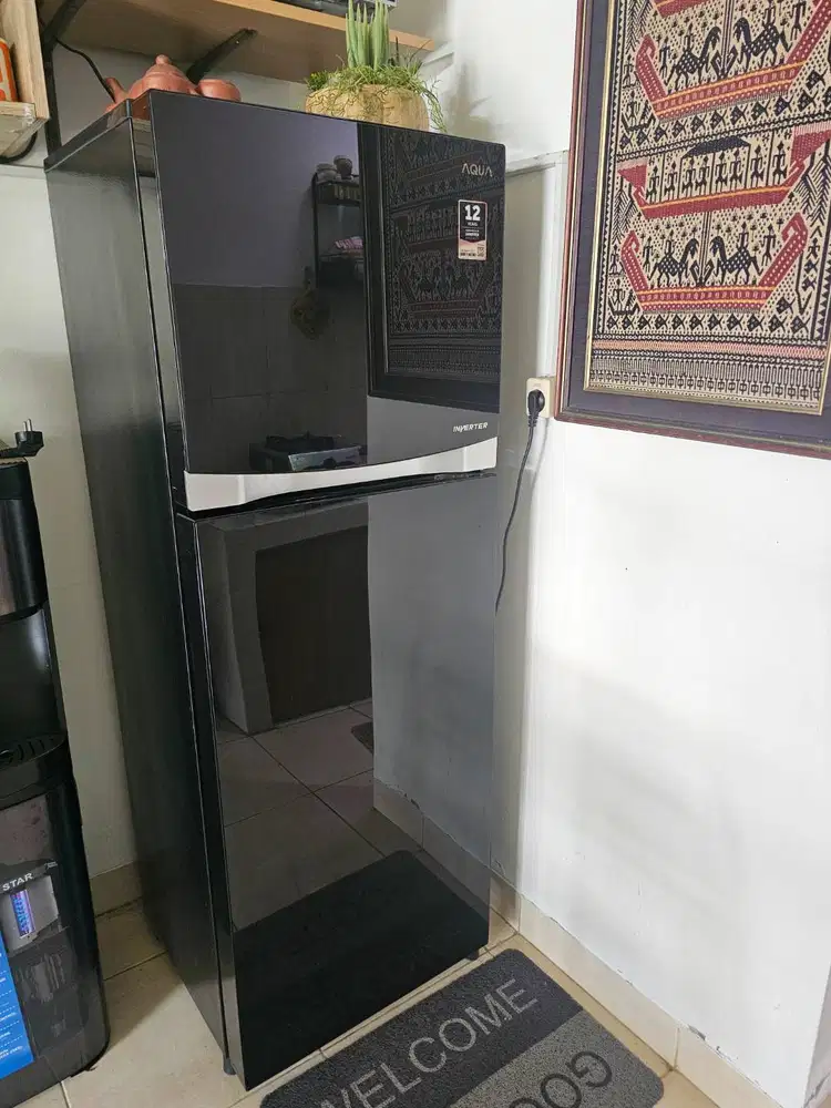 Kulkas AQUA Inverter, jual cepat