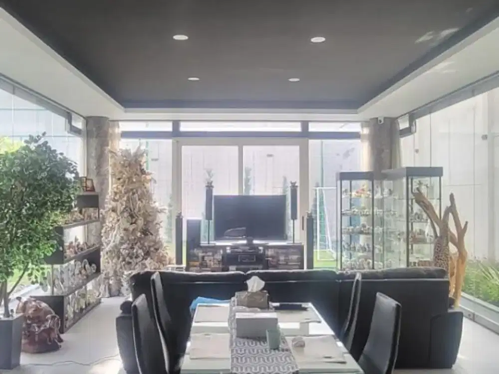 Dijual Rumah Mewah Full Furnished Siap Huni Lokasi di Kota Baru Parahyangan Cluster Larang Tapa Bandung