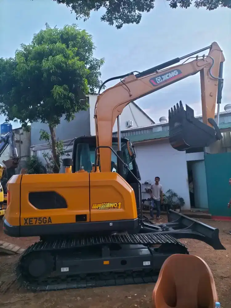 Ready excavator PC 50 75 becko breaker Dozer Wales vibro crane