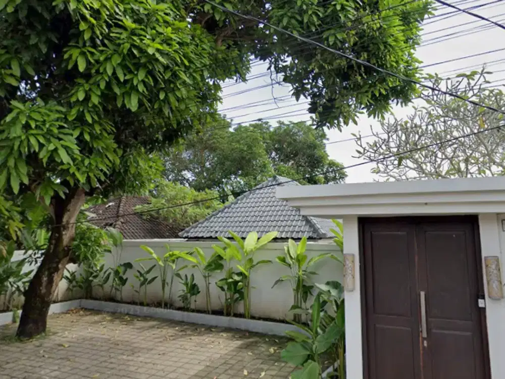 DIJUAL 1 BIDANG TANAH DENGAN BANGUNAN TOTAL LUAS 561 M² - BADUNG