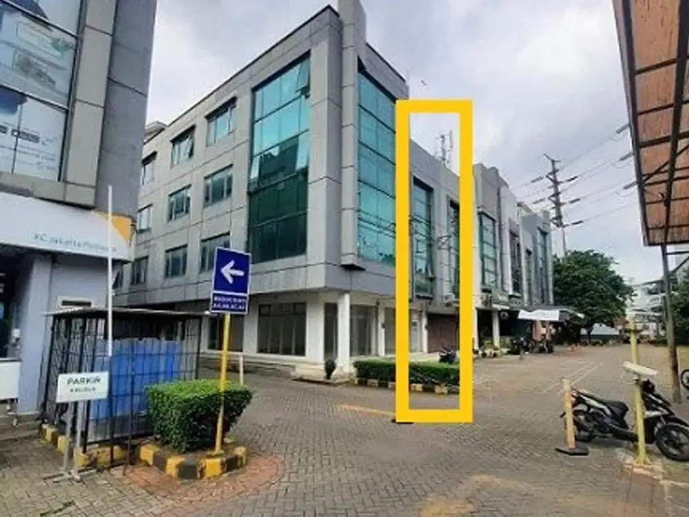 Disewakan  Ruko 3,5 Lantai d Kompleks Ruko Graha Mas,  Rawamangun