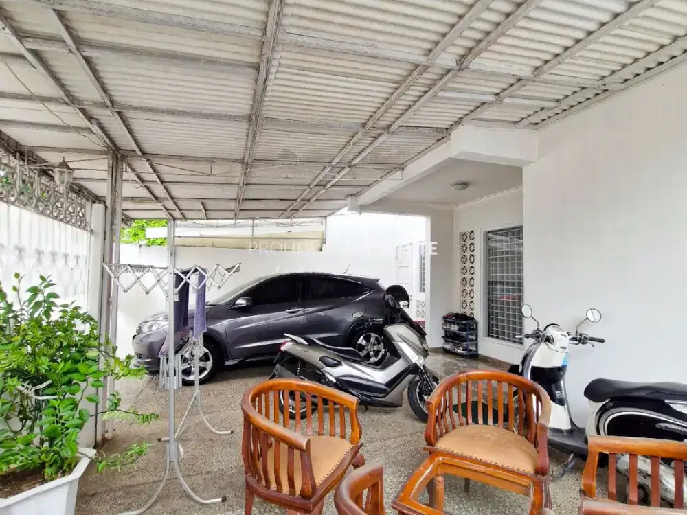 DIJUAL RUMAH siap huni di blok A Cinere Estate