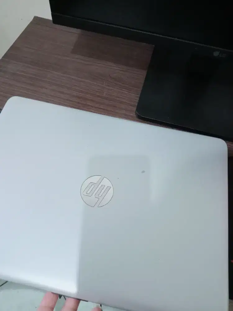 Jual laptop hp kondisi baik,mulus,tidak pernah rusak,jarang pakai